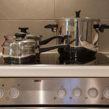 Lovely New Βuild Flat Near Metro - Free Parking 아테네 외부 사진